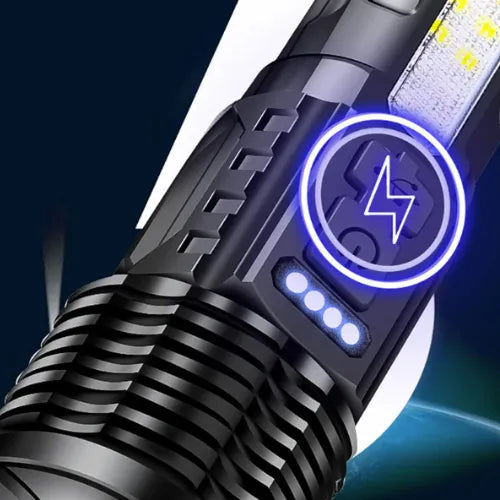 Linterna Táctica Titanium™.